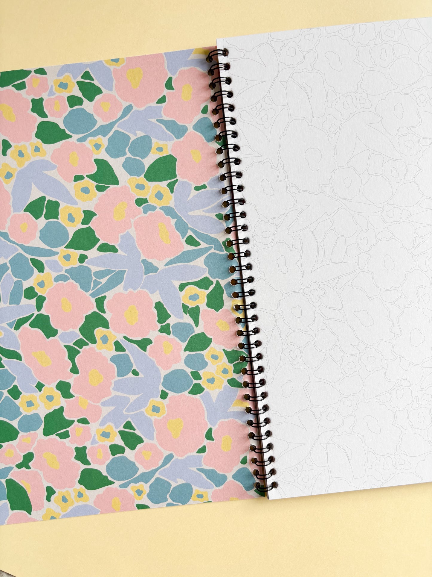Carnet de coloriage A4 | Motifs en fleurs