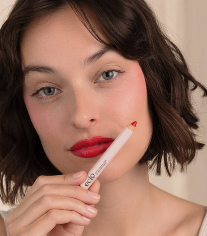 Crayon 3-en-1 Couleur & Soin | 002 Rouge Kiss