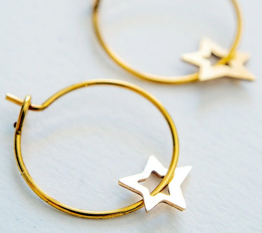 Boucles d'oreilles | Créoles étoiles fines